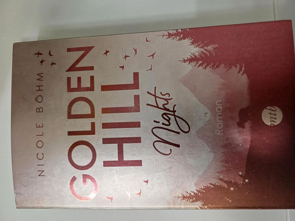 Golden Hill Kisses + Nights Taschenbuch in Leipzig