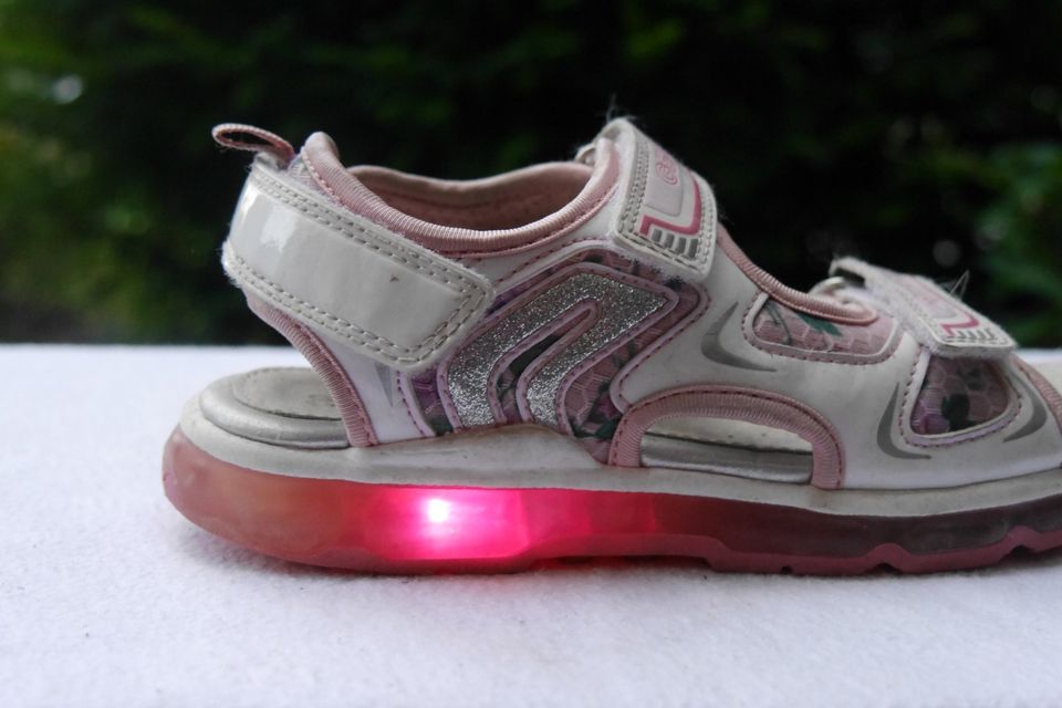 GEOX Sport Gr. 34 Sandalen mit LED-Licht #Sandaletten #1A-Zustand in Lügde