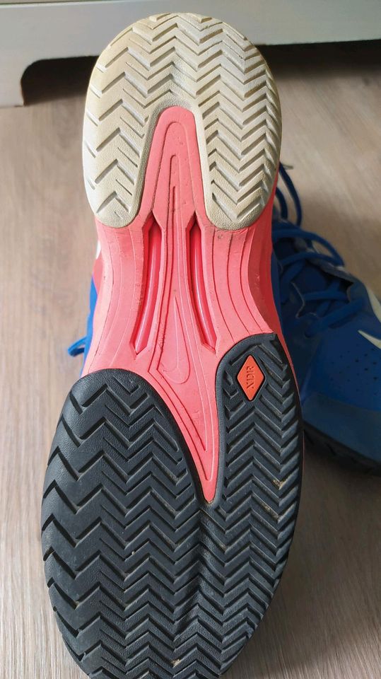 Nike Sportschuhe 45,5 blau/koralle in Burscheid