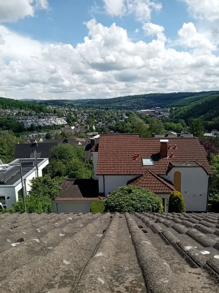 Schöne Dachgeschosswohnung, 61 qm in Siegen ab sofort frei! in Siegen