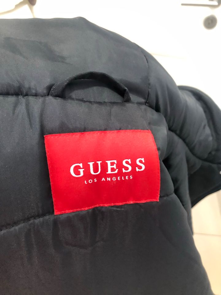 Guess Damen Winterjacke / Größe 38/40/Neuwertig in Alsdorf