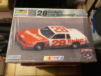 Revell/Monogram 1:24 1984 No. 28 Hardee's Cale Yarborough Niedersachsen - Emden Vorschau