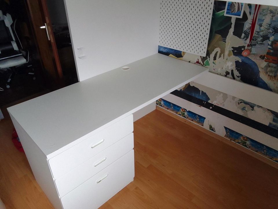 Hochbett mit Schreibtisch und schrank 90x200 in Köln