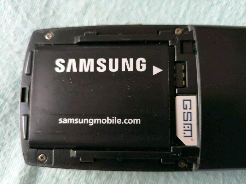 Samsung SGH-J700 Handy Slider