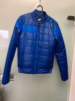 Wie neu - Nike Pufferjacke Blogger Daunen Jacke Blau XS 164 Niedersachsen - Bad Nenndorf Vorschau