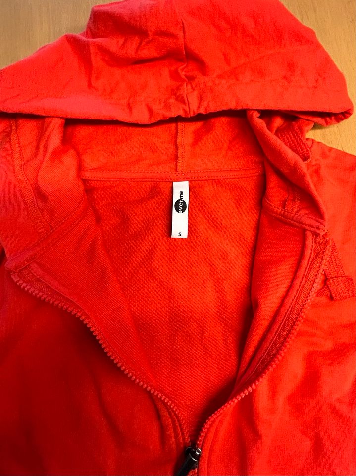 Sweatshirt-Jacke Größe S, rot, von ever.me in Marl