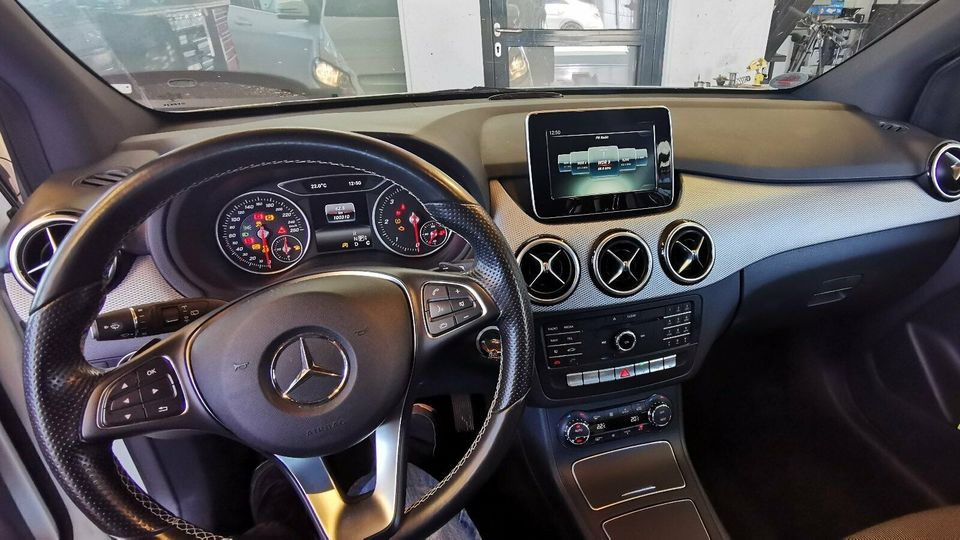 Merceds E-Klasse S213 W213 Rückfahrkamera Nachrüstung in Brühl