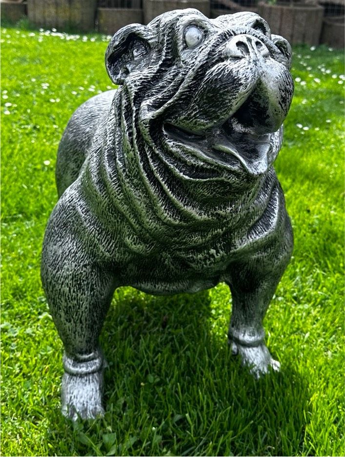 Skulptur in Form eines Hundes in Düren