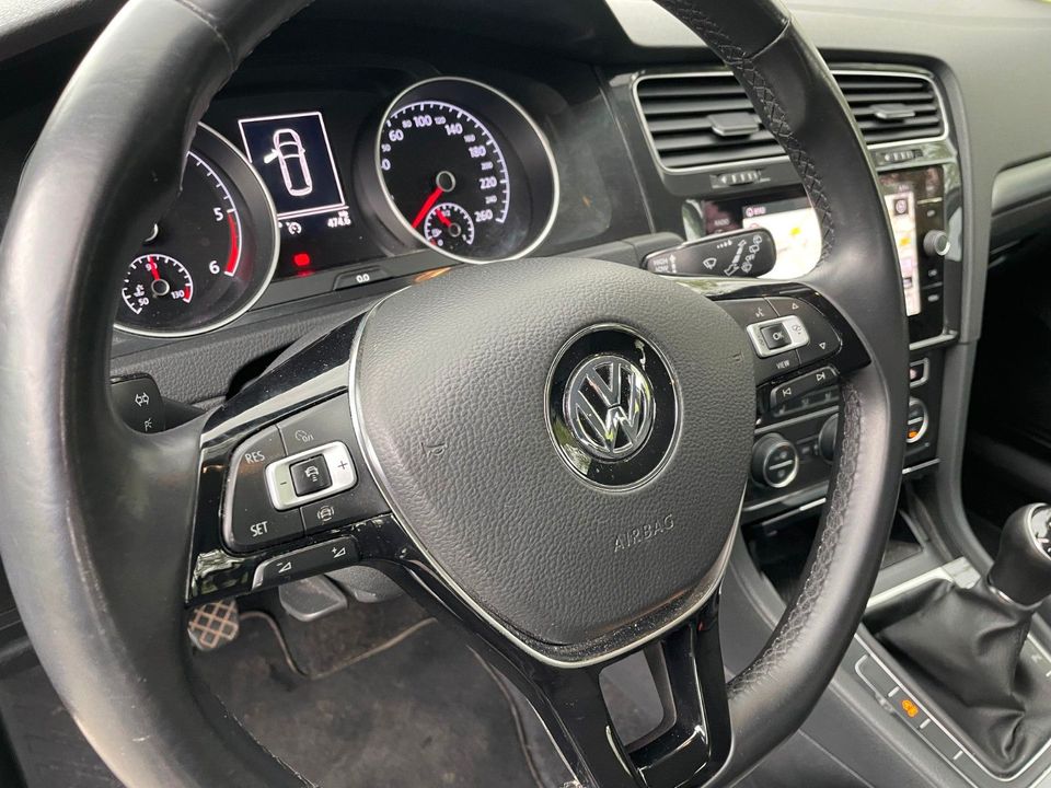 Volkswagen Golf VII Variant Comfortline ACC NAVI Tempomat in Hohenstein