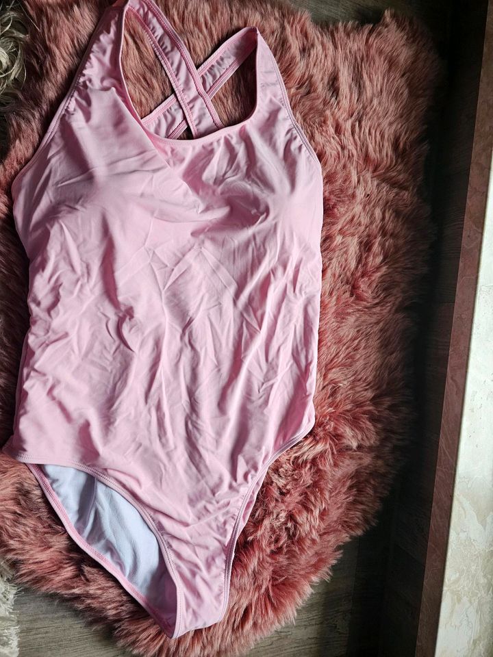 Badeanzug rosa in Borna