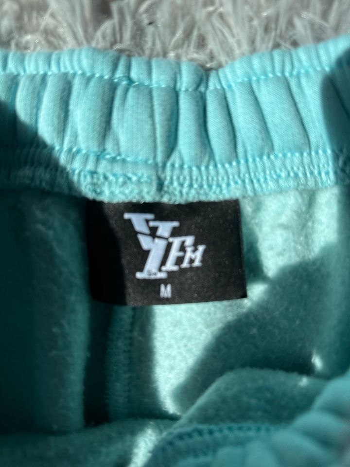 YFM trackpants in Brake (Unterweser)