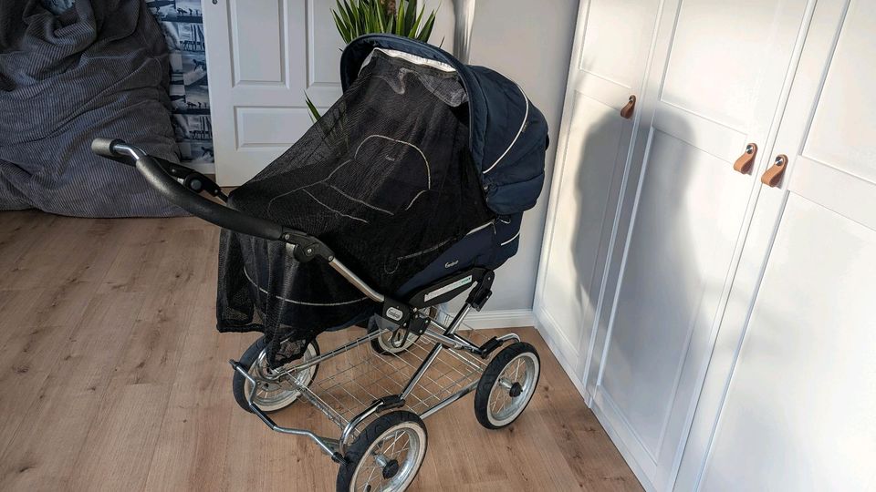 Emmaljunga Kinderwagen, Sportwagen, Buggy, geländegängig, marine in Zarrendorf