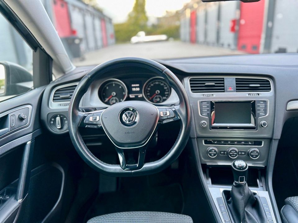 Volkswagen Golf VII Lim. Comfortline BMT Navi in Groß-Gerau