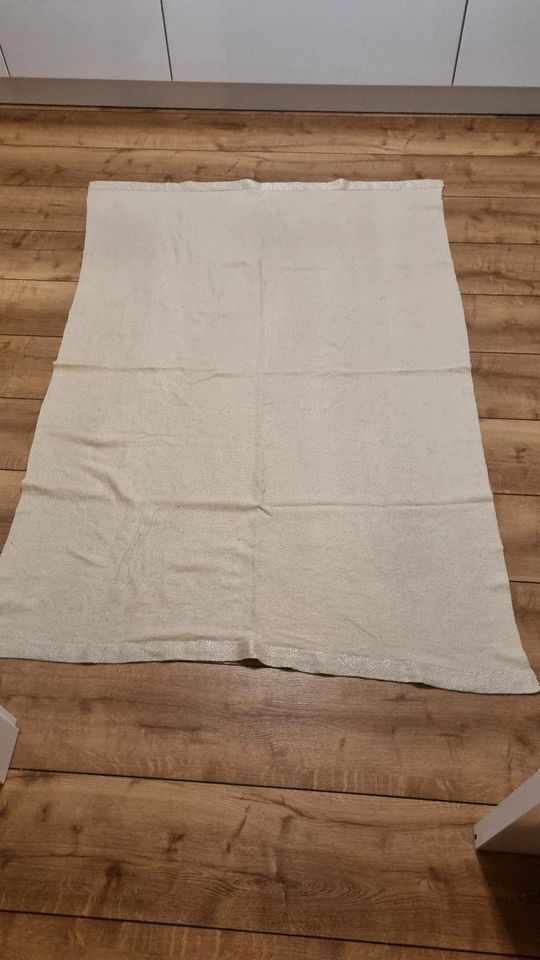 Dekorative Decke beige Ikea ca. 120x170cm in Niedersachsen - Beckdorf |  Heimtextilien gebraucht kaufen | eBay Kleinanzeigen ist jetzt Kleinanzeigen