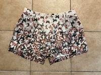 Short mit Schmetterlingen von Vero Moda, Größe XL Bayern - Gaimersheim Vorschau