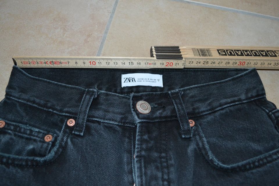 ZARA Jeans schwarz Gr. 32 XXS high waist Knöpfe wash out in Kiel