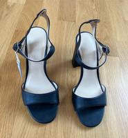 Schwarze Sandalen mit Absatz von Esprit, Größe 37, neu Frankfurt am Main - Sachsenhausen Vorschau