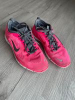 Nike Laufschuhe Sportschuhe Größe 40 Pink Nordrhein-Westfalen - Arnsberg Vorschau