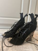 Zara Sandalen riemchen Keilabsatz schwarz 37 Schlangen Muster Nordrhein-Westfalen - Ratingen Vorschau