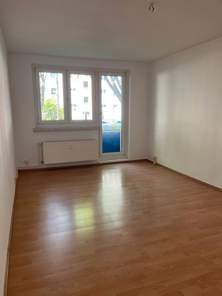 Gemütliche 2-RW im Erdgeschoss * Balkon * Tageslichtbad * ideal für Singles und Pärchen in Magdeburg