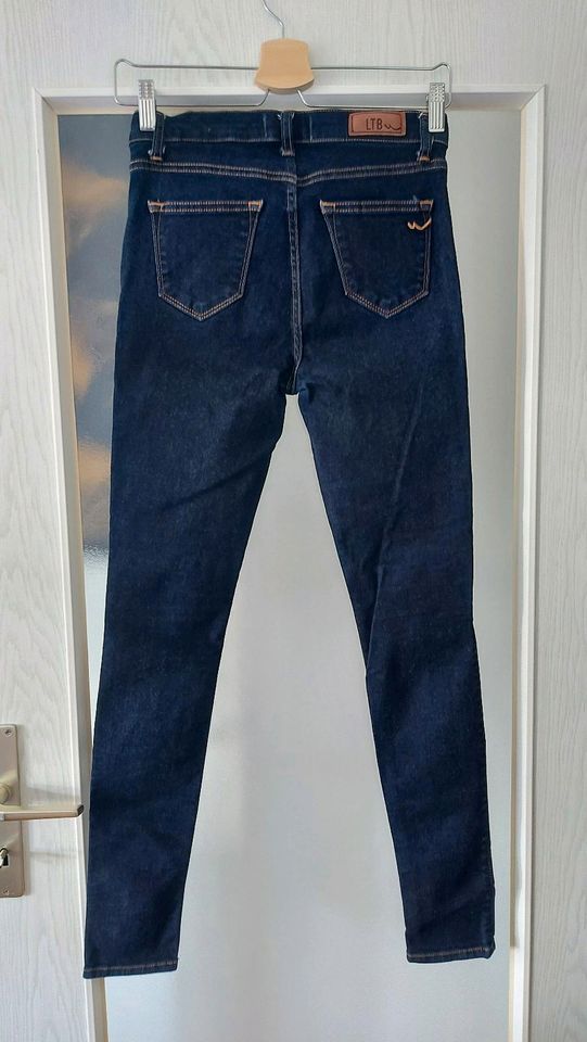 Neuwertige High-Waist Jeans LTB W26 L32 (36/S) in Rheda-Wiedenbrück