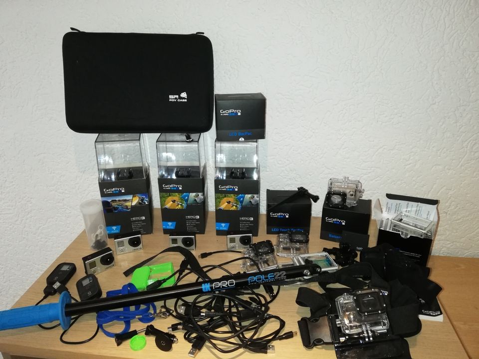 Großes GoPro Hero3 Black Edition Set 4 Sets + Halterungen Zubehör in Nonnweiler