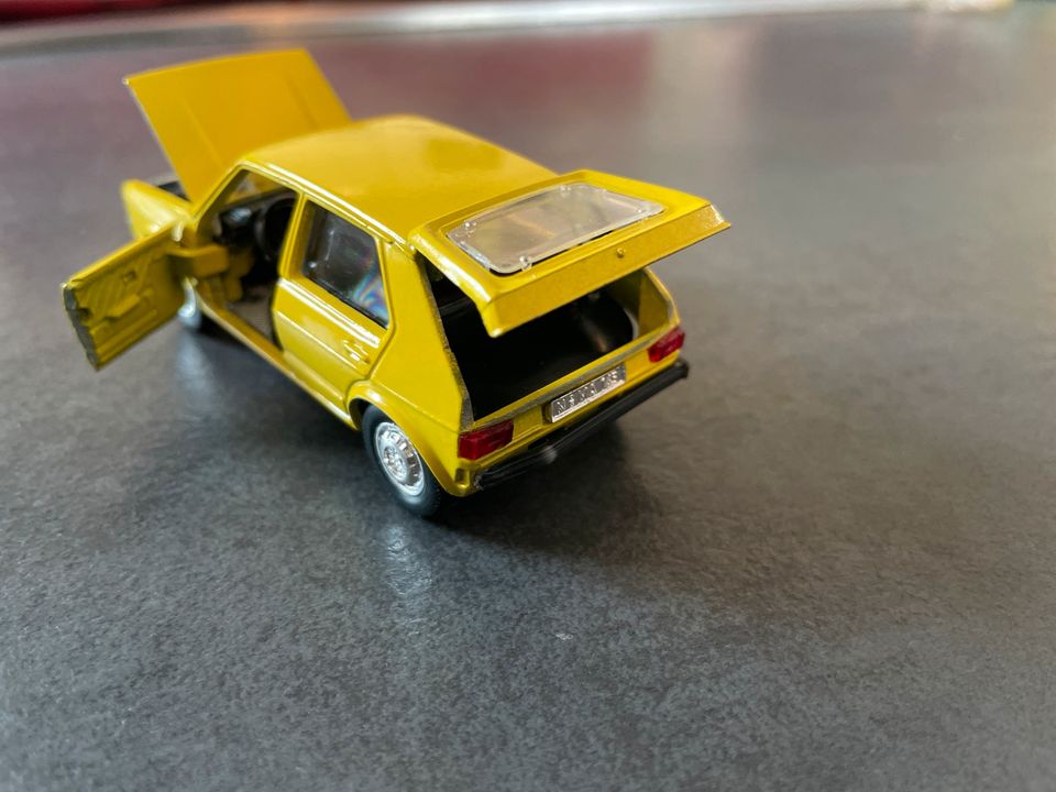 Modellauto SCHUCO - 301621 - VW GOLF I - Gelb - 1:43 - neuwertig in Garbsen