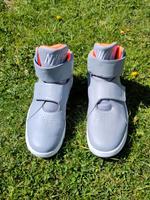 Nike Turnschuhe in grau - Größe 42 (US 8,5) Bayern - Otterfing Vorschau