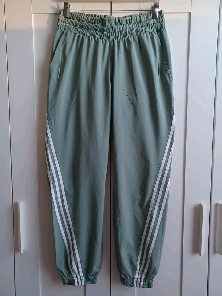 Adidas Damen Hose Gr.L 42/44 neuwertig in Meppen