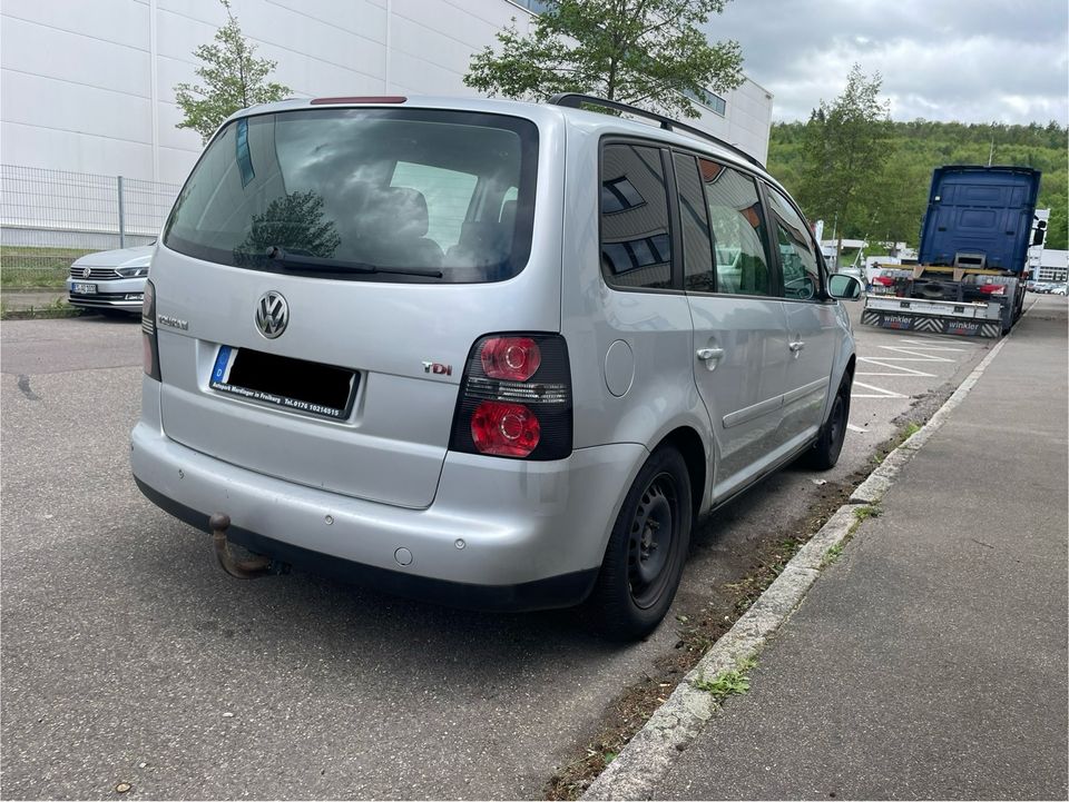 VW Touran 2.0 TDI in Esslingen