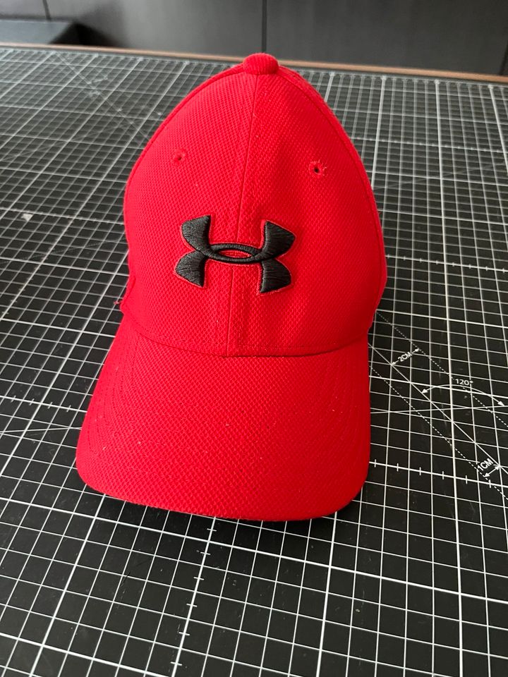 Under Armour Badecap Rot Youth XS/S in Nürnberg (Mittelfr)