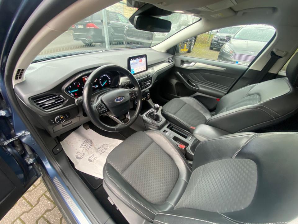 Ford Focus Turnier Titanium*PDC*1.HAND* in Wittlich