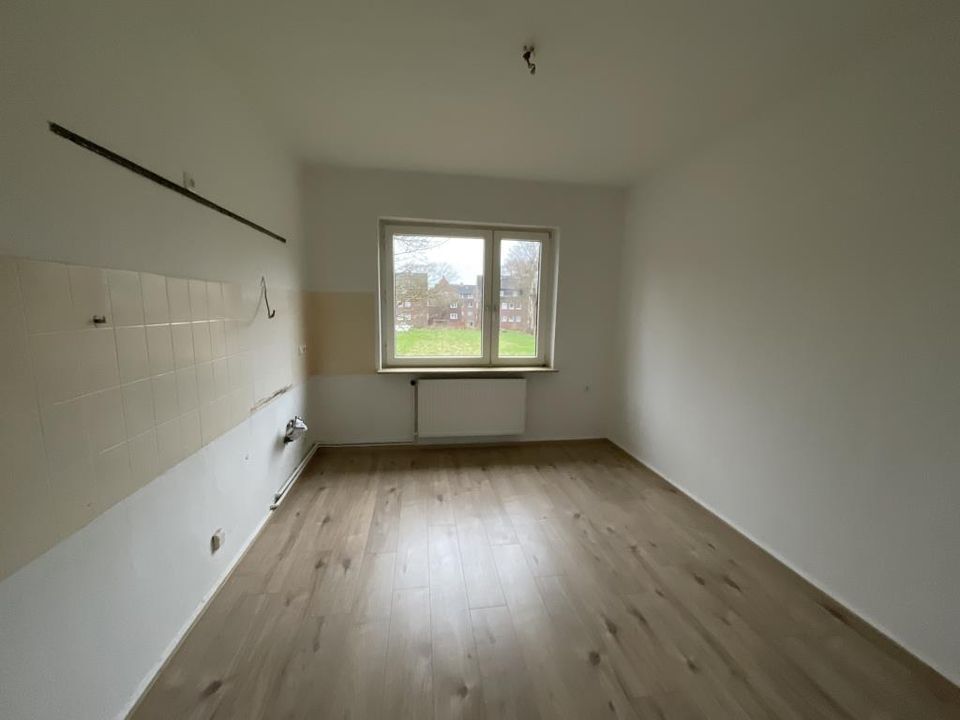 Gepflegte 3-Zimmer-Wohnung mit Wanne in Wilhelmshaven City zu sofort! in Wilhelmshaven