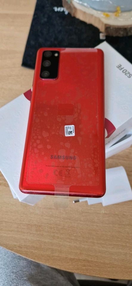 Samsung S20Fe 128 GB mit Zubehör in Wuppertal