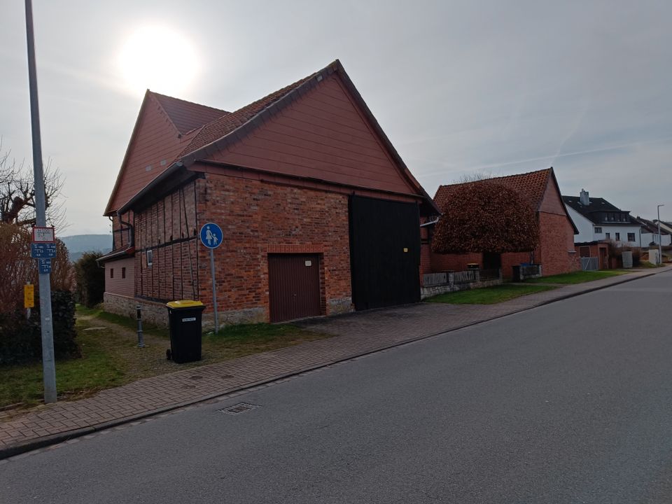 Kleiner Resthof mit großem sanierungsbedürftigen Bauernhaus in be in Diekholzen