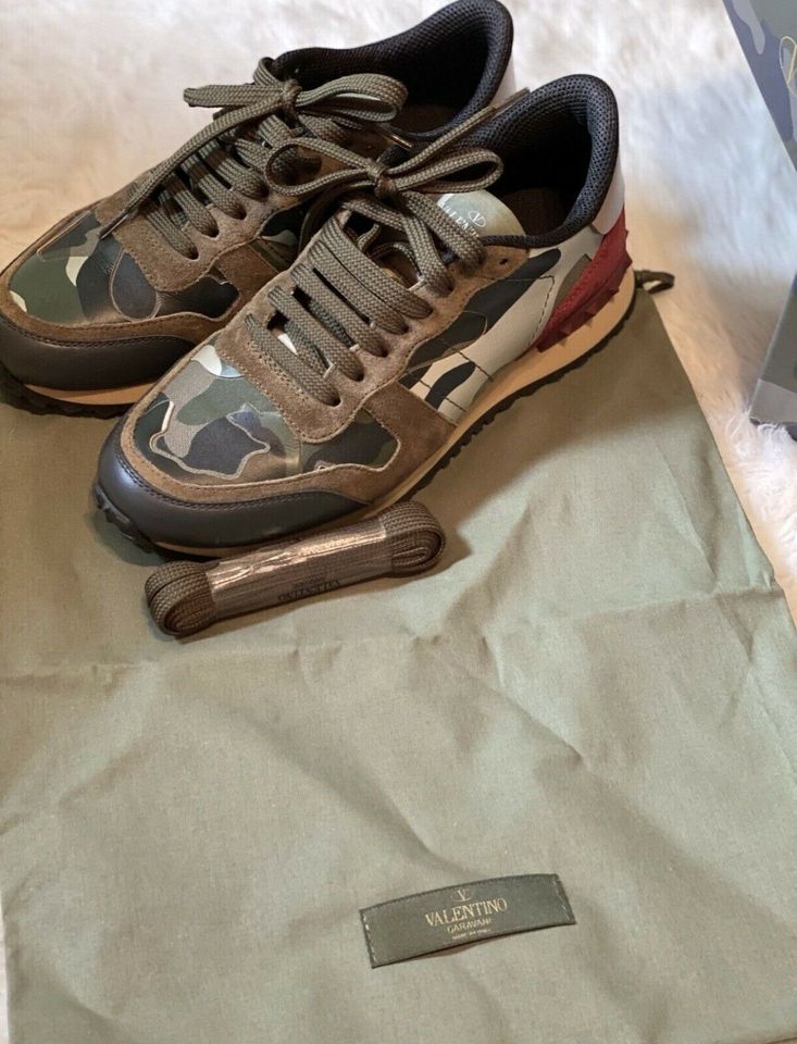 Original Valentino Rockstud Camouflage Sneaker 37 in Tutzing