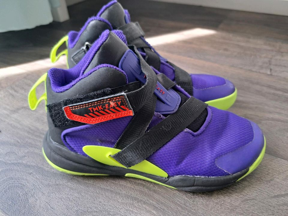 Basketballschuhe TARMAK Größe 36 in Weißenfels