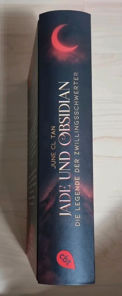 Hardcover Sonderausgabe "Jade und Obsidian" von June Cl Tan in Schrobenhausen