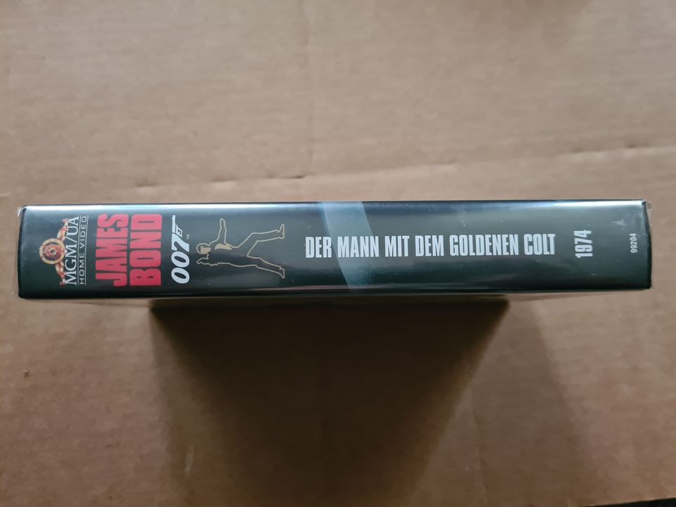James Bond 007 - Der Mann mit dem Goldenen Colt [VHS] NEU! in Gifhorn