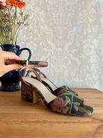 Zara Sandaletten Sandalen High Heels Absatzschuhe 38 grün rosa Leipzig - Probstheida Vorschau