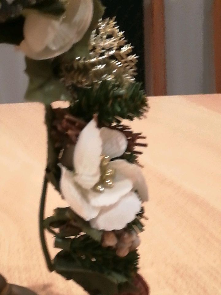 weihnachtlicher Kerzenkranz mit goldenen Engel, Weihnachtsdeko in Drochtersen