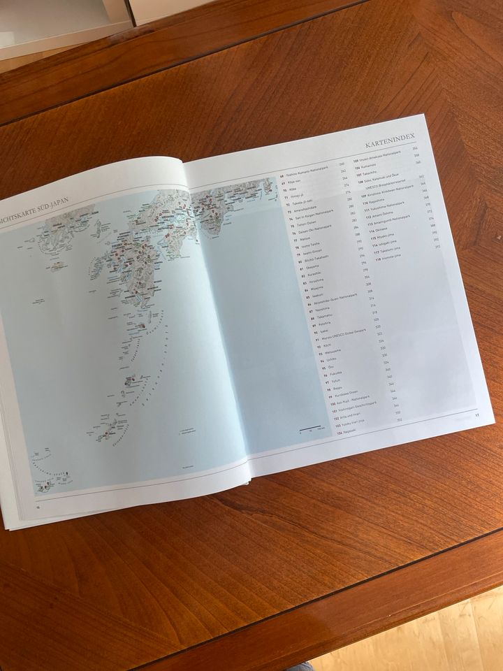 Japan Buch - Bildband 400 Seiten in Berlin