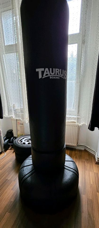 Taurus Standboxsack Boxsack schwarz groß - NP 499 € in Berlin