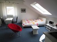 GEMÜTLICH UND HELL - 1-Zimmer-Apartment in S-Bad-Cannstatt, WLAN, Waschmaschine - 1392 Stuttgart - Bad Cannstatt Vorschau