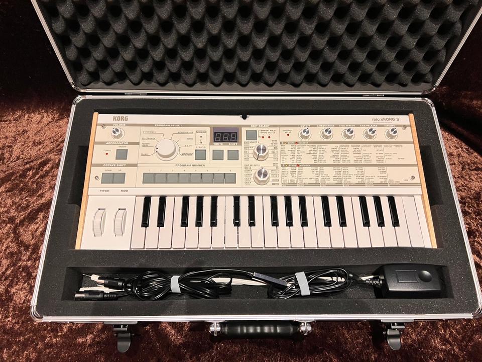 Korg MicroKORG S weiß (Analog Modeling Synthesizer/Vocoder) in Fuldatal