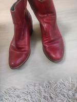 rote Stiefeletten Bayern - Poing Vorschau