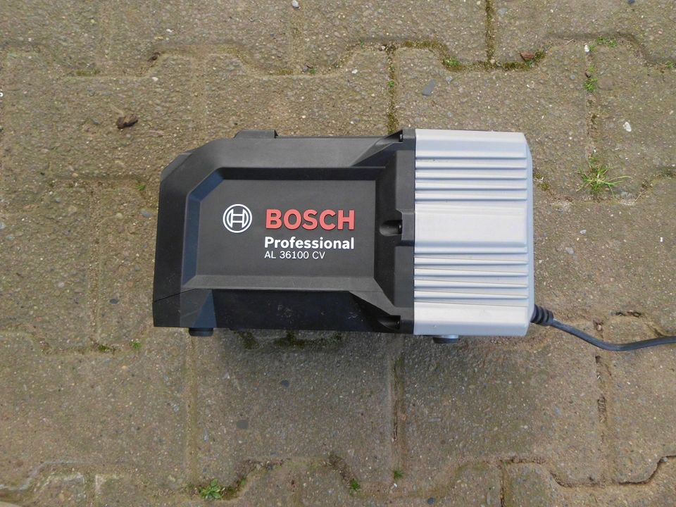 Bosch Profi-Ladegerät AL 36100 CV 36V Gartenserie Bitte lesen in Bad Pyrmont