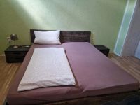 Doppelbett mit Nachtschränke ,Lattenrost und. Matratzen Rheinland-Pfalz - Dernbach Vorschau