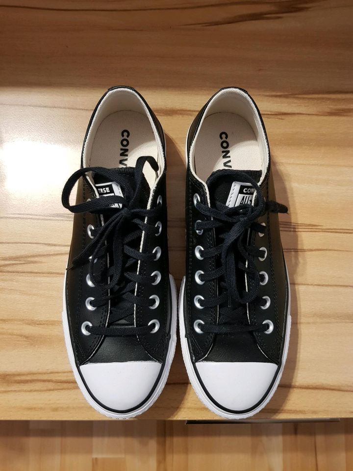 Converse Chucks Plateau Gr. 39,5 schwarz in Frankenberg (Eder)