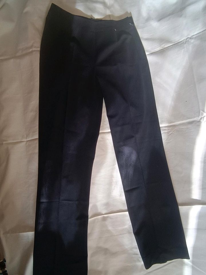 Escada Stoffhose Gr.34 Dunkelblau in München